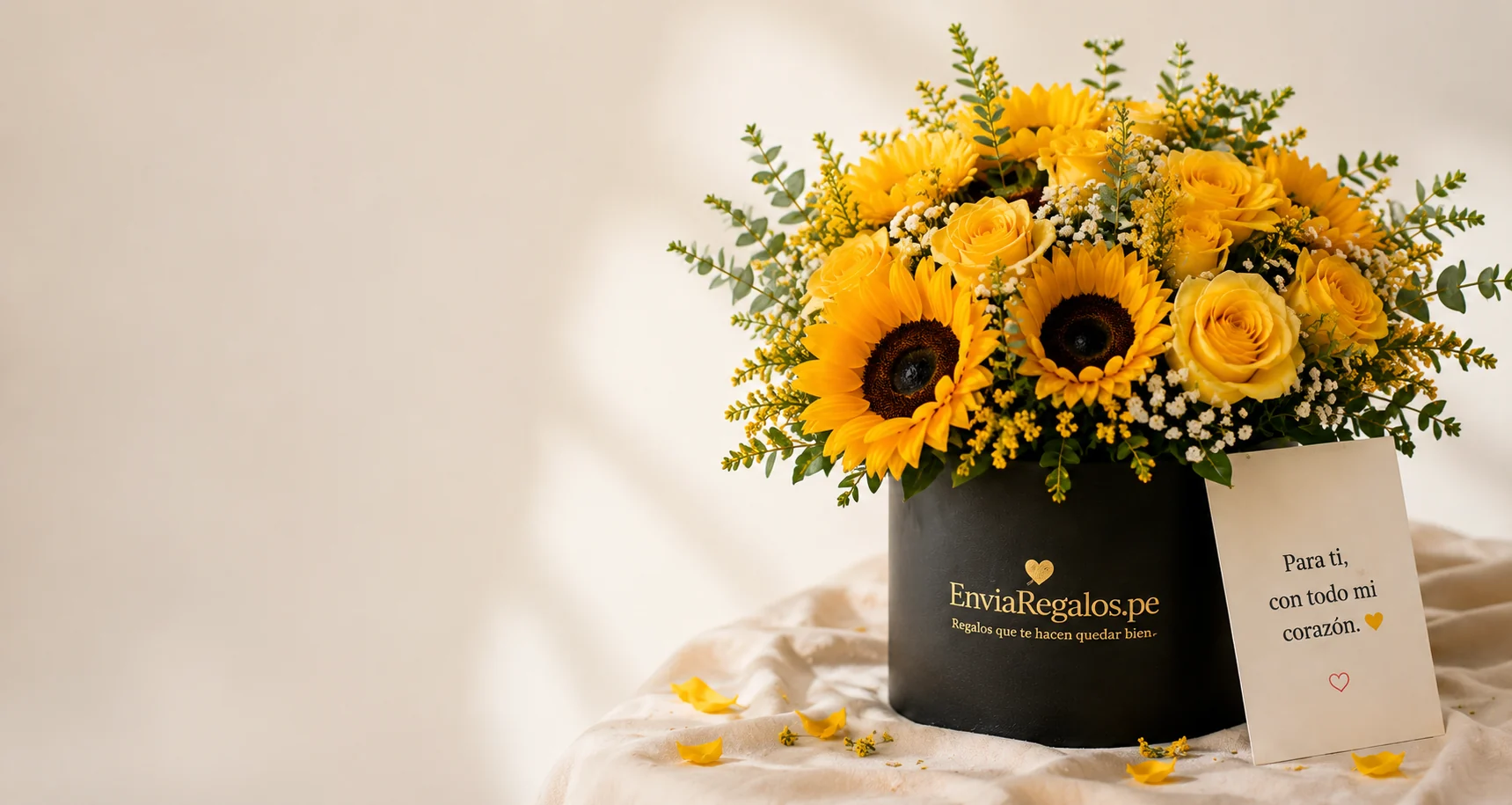 Ramo de flores amarillas presentado como regalo para el 21 de septiembre